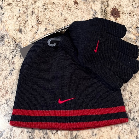 Nike boys  2 piece hat/gloves set - Picture 1 of 11